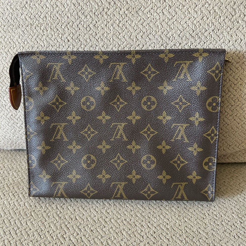 Louis Vuitton Toiletry 26!